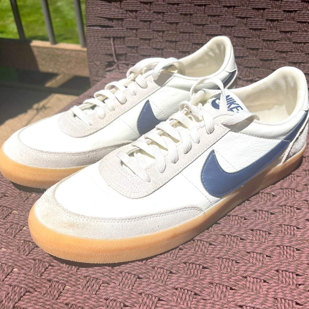 Men’s Nike leather and suede navy blue swish Size 12